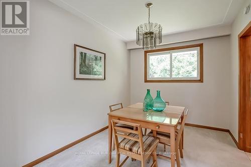 368 East Side Crescent, Burlington, ON - Indoor Photo Showing Dining Room