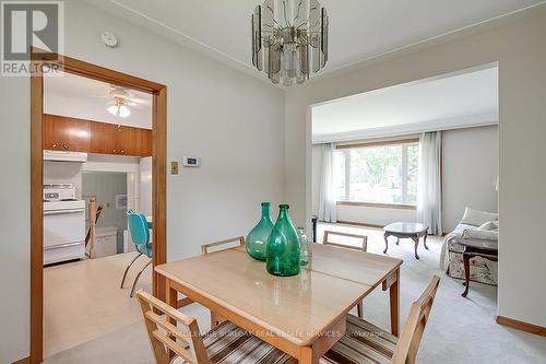 368 East Side Crescent, Burlington, ON - Indoor Photo Showing Dining Room