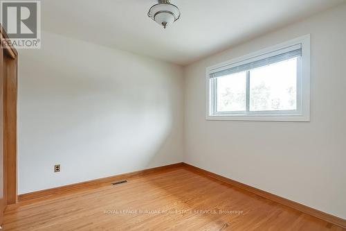 368 East Side Crescent, Burlington, ON - Indoor Photo Showing Other Room