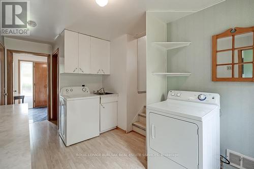 368 East Side Crescent, Burlington, ON - Indoor Photo Showing Laundry Room