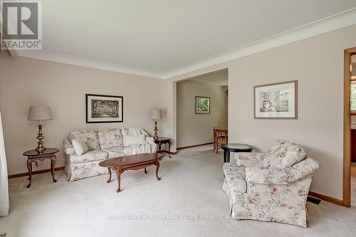 368 East Side Crescent, Burlington, ON - Indoor Photo Showing Living Room