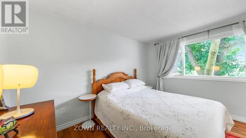 1854 Hyde Mill Crescent, Mississauga, ON - Indoor Photo Showing Bedroom