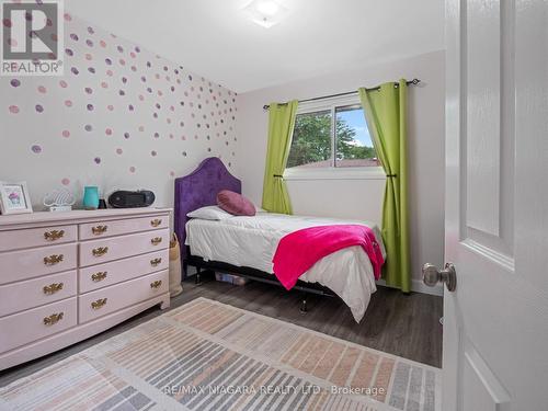 3327 Cattell Drive, Niagara Falls, ON - Indoor Photo Showing Bedroom