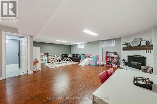 34 Regis Court, Hamilton, ON - Indoor Photo Showing Basement