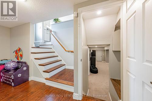 34 Regis Court, Hamilton, ON - Indoor Photo Showing Other Room