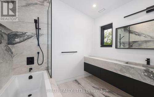 2163 Primate Road, Mississauga, ON - Indoor Photo Showing Bathroom