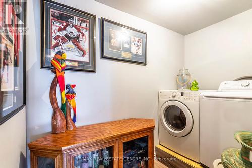 124 - 2095 Roche Court, Mississauga, ON - Indoor Photo Showing Laundry Room