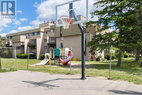124 - 2095 Roche Court, Mississauga, ON - Outdoor
