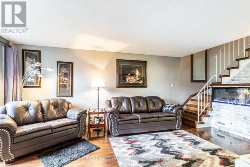 124 - 2095 Roche Court, Mississauga (Sheridan), ON - Indoor Photo Showing Living Room