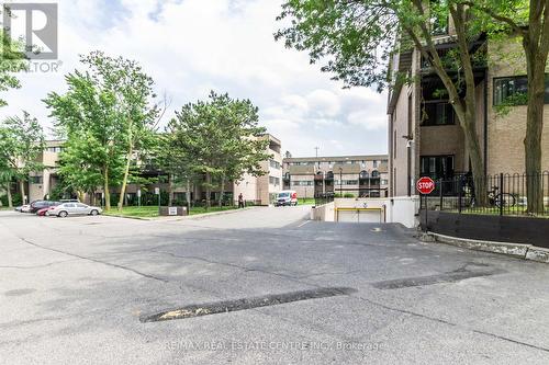 124 - 2095 Roche Court, Mississauga (Sheridan), ON - Outdoor