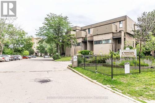 124 - 2095 Roche Court, Mississauga (Sheridan), ON - Outdoor