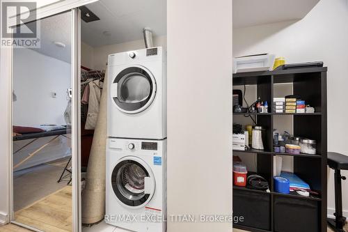 425 - 36 Via Bagnato Boulevard, Toronto, ON - Indoor Photo Showing Laundry Room