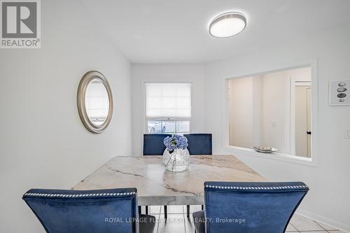 7224 Visor Gate, Mississauga, ON - Indoor Photo Showing Dining Room