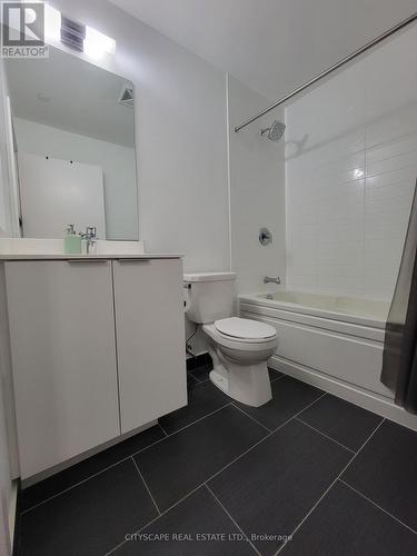 917 - 30 Shore Breeze Drive, Toronto (Mimico), ON - Indoor Photo Showing Bathroom