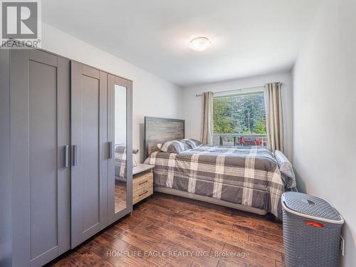 15 Cloverhill Crescent, Innisfil, ON - Indoor Photo Showing Bedroom