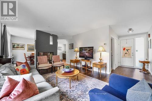 31 Cavotti Crescent, Toronto, ON - Indoor Photo Showing Living Room