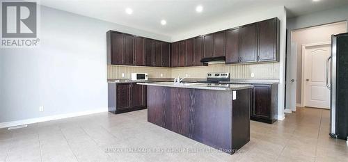 146 Britannia Avenue E, Oshawa (Windfields), ON - Indoor Photo Showing Kitchen