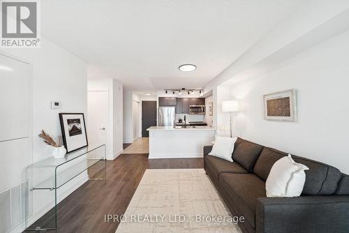 513 - 8 Trent Avenue, Toronto, ON - Indoor Photo Showing Living Room