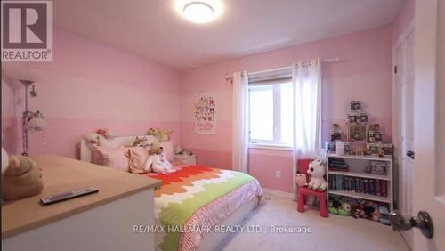 63 Buxton Lane, Clarington (Bowmanville), ON - Indoor Photo Showing Bedroom