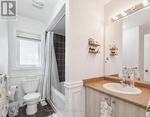 63 Buxton Lane, Clarington, ON - Indoor Photo Showing Bathroom