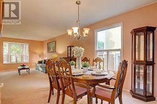 33 Longbow Square, Toronto, ON - Indoor Photo Showing Dining Room