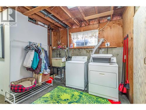 975 Mitchell Road, Kelowna, BC - Indoor Photo Showing Laundry Room