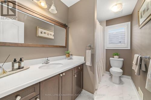 52 Claxton Crescent, Kawartha Lakes, ON - Indoor Photo Showing Bathroom