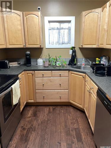 2258 Osler Street, Regina, SK - Indoor Photo Showing Kitchen