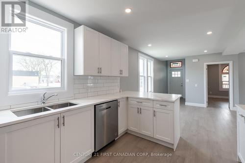 62 Sackville Street, London, ON - Indoor Photo Showing Kitchen With Double Sink