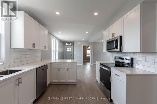 62 Sackville Street, London, ON - Indoor Photo Showing Kitchen With Upgraded Kitchen