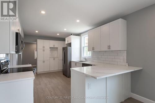 62 Sackville Street, London, ON - Indoor Photo Showing Kitchen