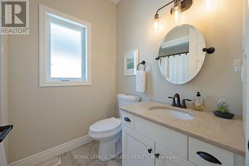 21 St. Andrews Drive, St. Thomas, ON - Indoor Photo Showing Bathroom