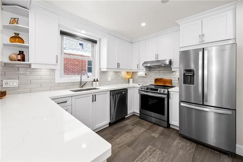 131 Rodgers Road, Hamilton, ON - Indoor Photo Showing Kitchen With Upgraded Kitchen