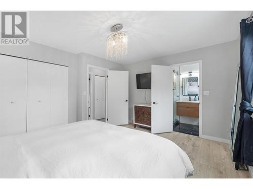 3945 Pritchard Drive N, West Kelowna, BC - Indoor Photo Showing Bedroom