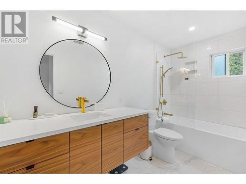 3945 Pritchard Drive N, West Kelowna, BC - Indoor Photo Showing Bathroom