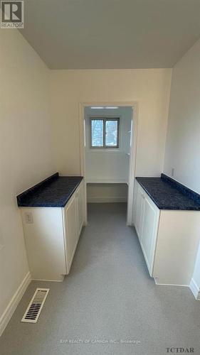 127 Fifth Street, Cochrane, ON - Indoor Photo Showing Kitchen With Double Sink