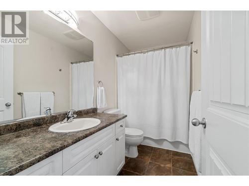 2042 Moonbeam Close, West Kelowna, BC - Indoor Photo Showing Bathroom