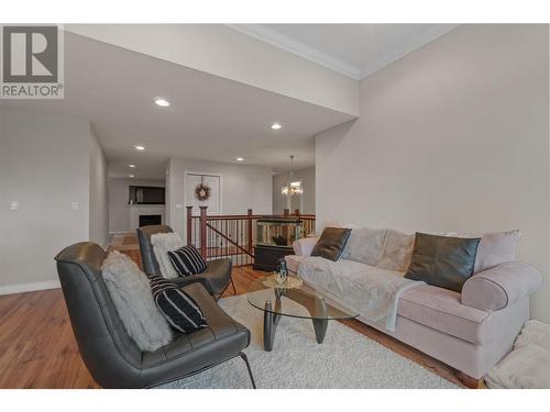 2042 Moonbeam Close, West Kelowna, BC - Indoor Photo Showing Living Room