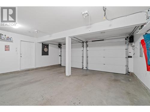 2042 Moonbeam Close, West Kelowna, BC - Indoor Photo Showing Garage