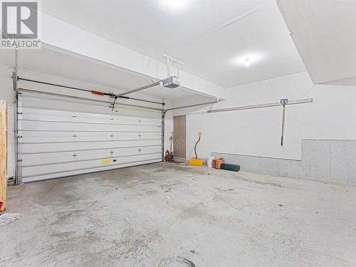 3559 Glen Eagles Court, West Kelowna, BC - Indoor Photo Showing Garage