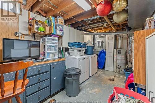 7853 Hawthorne, Windsor, ON - Indoor Photo Showing Laundry Room