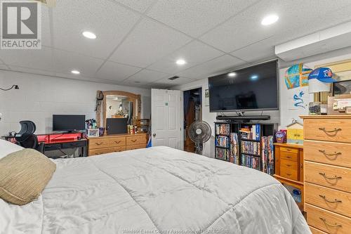 7853 Hawthorne, Windsor, ON - Indoor Photo Showing Bedroom