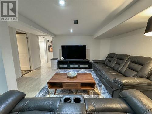 2845 Virginia Park, Windsor, ON - Indoor Photo Showing Living Room