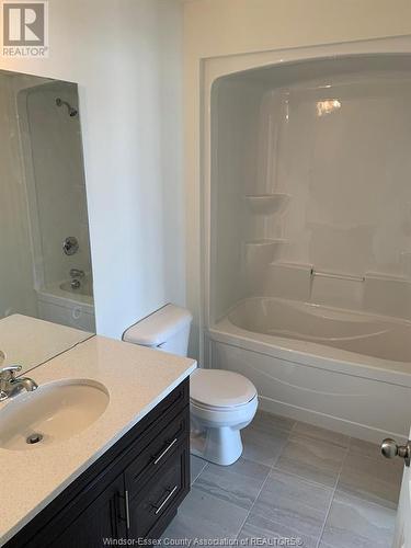 1150 Peabody, Windsor, ON - Indoor Photo Showing Bathroom