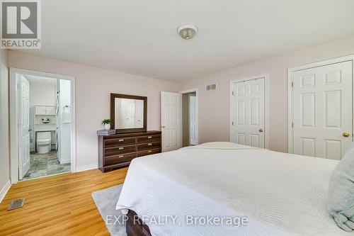 38 Briarose Place, Hamilton, ON - Indoor Photo Showing Bedroom