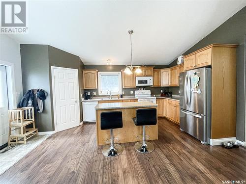 216 Centre Avenue, Meadow Lake, SK - Indoor Photo Showing Kitchen