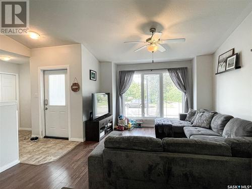 216 Centre Avenue, Meadow Lake, SK - Indoor Photo Showing Living Room