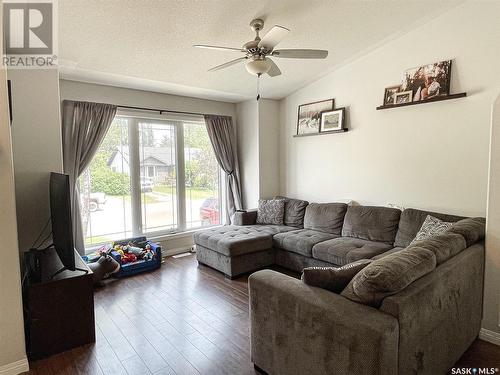 216 Centre Avenue, Meadow Lake, SK - Indoor Photo Showing Living Room