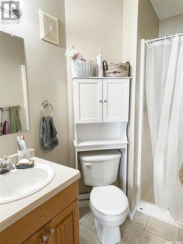 216 Centre Avenue, Meadow Lake, SK - Indoor Photo Showing Bathroom