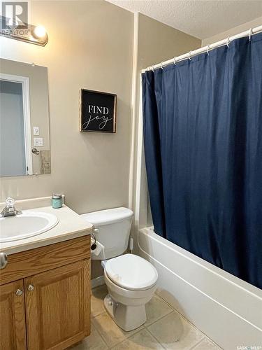 216 Centre Avenue, Meadow Lake, SK - Indoor Photo Showing Bathroom